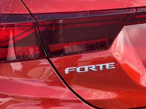 Certified 2023 Kia Forte LXS w/ LXS Technology Package image 24