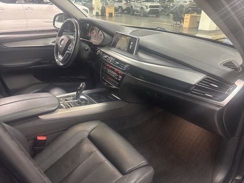 Used 2016 BMW X5 xDrive50i image 9