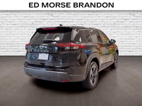 Used 2025 Nissan Rogue SV FWD image 5