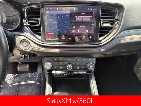 Used 2024 Dodge Durango GT RWD image 22