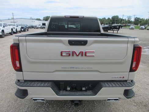 New 2026 GMC Sierra 1500 AT4 w/ AT4 Premium Package AWD/4WD image 5