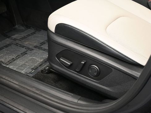 Used 2023 Kia Sportage EX image 12