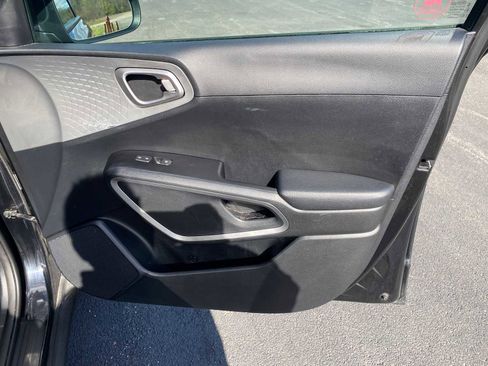 Used 2021 Kia Soul LX FWD image 33