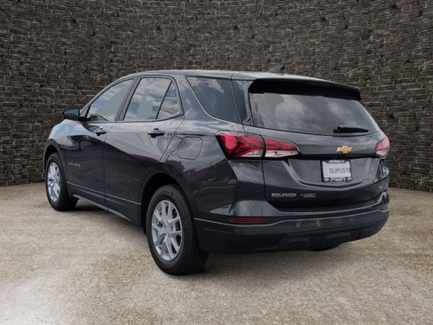 Used 2022 Chevrolet Equinox LS AWD/4WD image 4