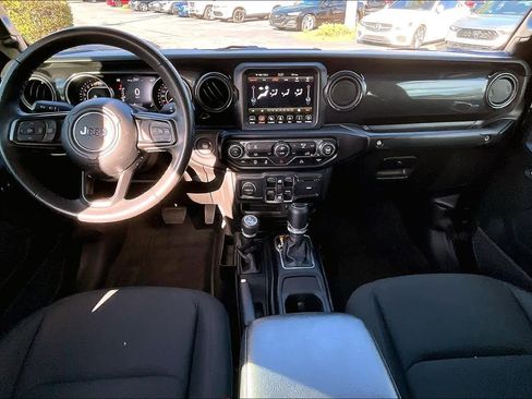Used 2022 Jeep Gladiator Sport image 14