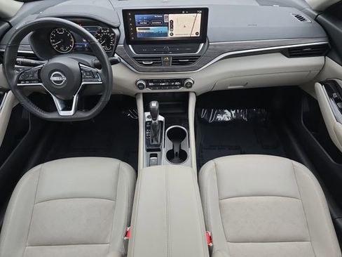 Used 2025 Nissan Altima 2.5 SL FWD image 13