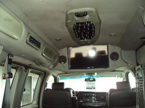 Used 2014 Chevrolet Express 1500 AWD image 14