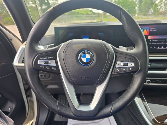 Used 2024 BMW X5 xDrive50e AWD/4WD image 27