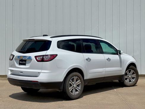 Used 2017 Chevrolet Traverse LT FWD image 6