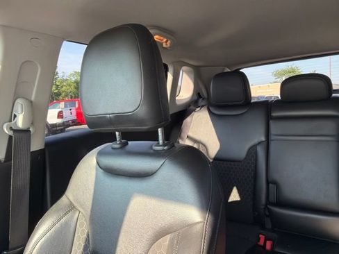 Used 2018 Jeep Compass Latitude AWD/4WD image 9