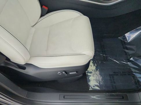 Used 2024 Tesla Model X Plaid image 23