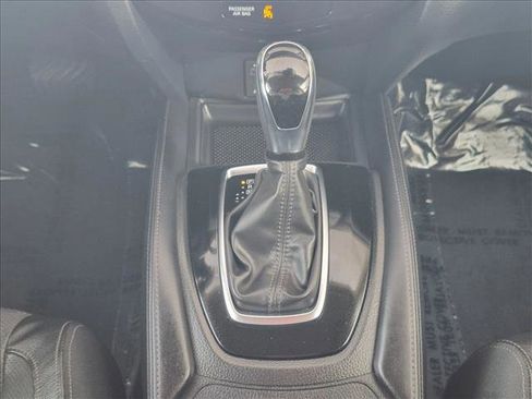 Used 2017 Nissan Rogue SL w/ SL Premium Package image 12