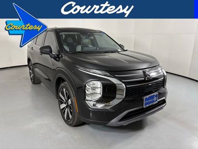 Used 2025 Mitsubishi Outlander SE