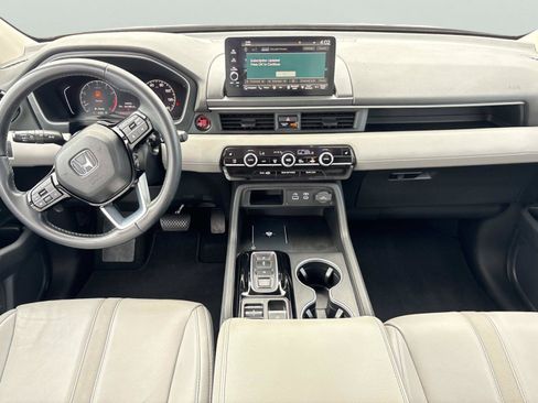 Used 2023 Honda Pilot Touring image 13