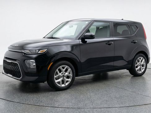 Used 2025 Kia Soul LX w/ LX Technology Package FWD image 3