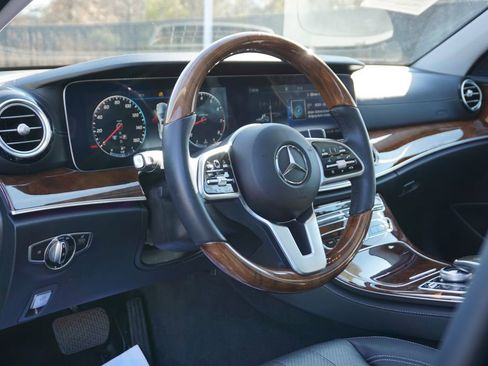 Used 2020 Mercedes-Benz E 350 Sedan image 10