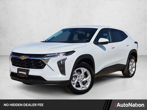 New 2026 Chevrolet Trax LS w/ LS Convenience Package FWD image 1
