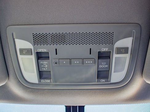 Used 2016 Acura ILX w/ Premium Package image 30