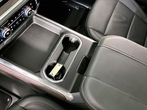 Used 2024 GMC Sierra 2500 SLT w/ SLT Premium Package image 19