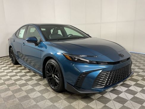 New 2026 Toyota Camry SE image 1