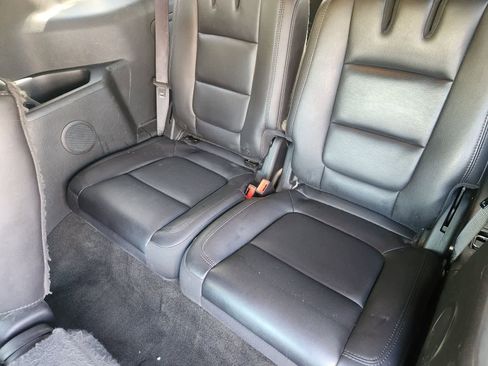 Used 2013 Ford Explorer XLT FWD image 30