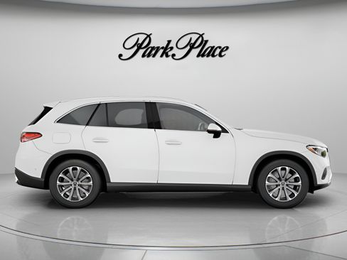 Used 2026 Mercedes-Benz GLC 300 image 29