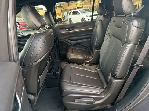 New 2025 Jeep Grand Cherokee L Limited image 18