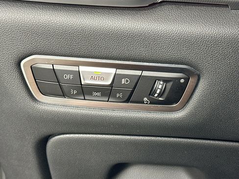 Used 2022 BMW X5 sDrive40i w/ M Sport Package RWD image 10