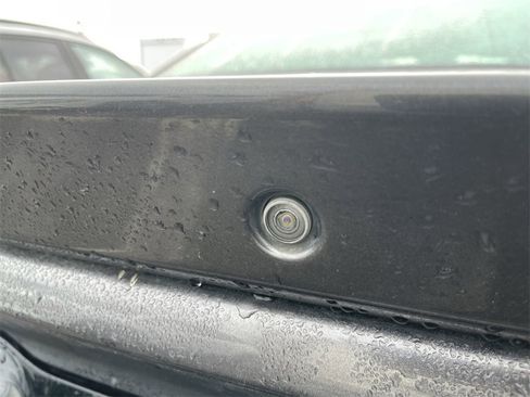 Used 2017 Dodge Challenger GT w/ Driver Convenience Group image 6