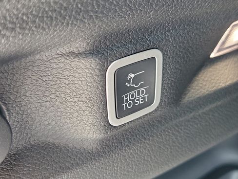 Used 2026 Jeep Grand Cherokee L 2WD image 7