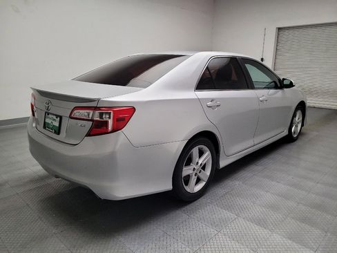 Used 2014 Toyota Camry SE image 9