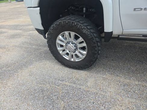Used 2022 GMC Sierra 2500 Denali w/ Denali Ultimate Package AWD/4WD image 18