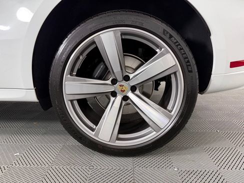 Certified 2026 Porsche Macan Turbo AWD/4WD image 12