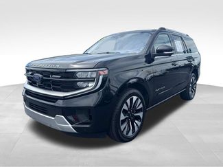 Used 2025 Ford Expedition Platinum w/ Driver's Package AWD/4WD video 2