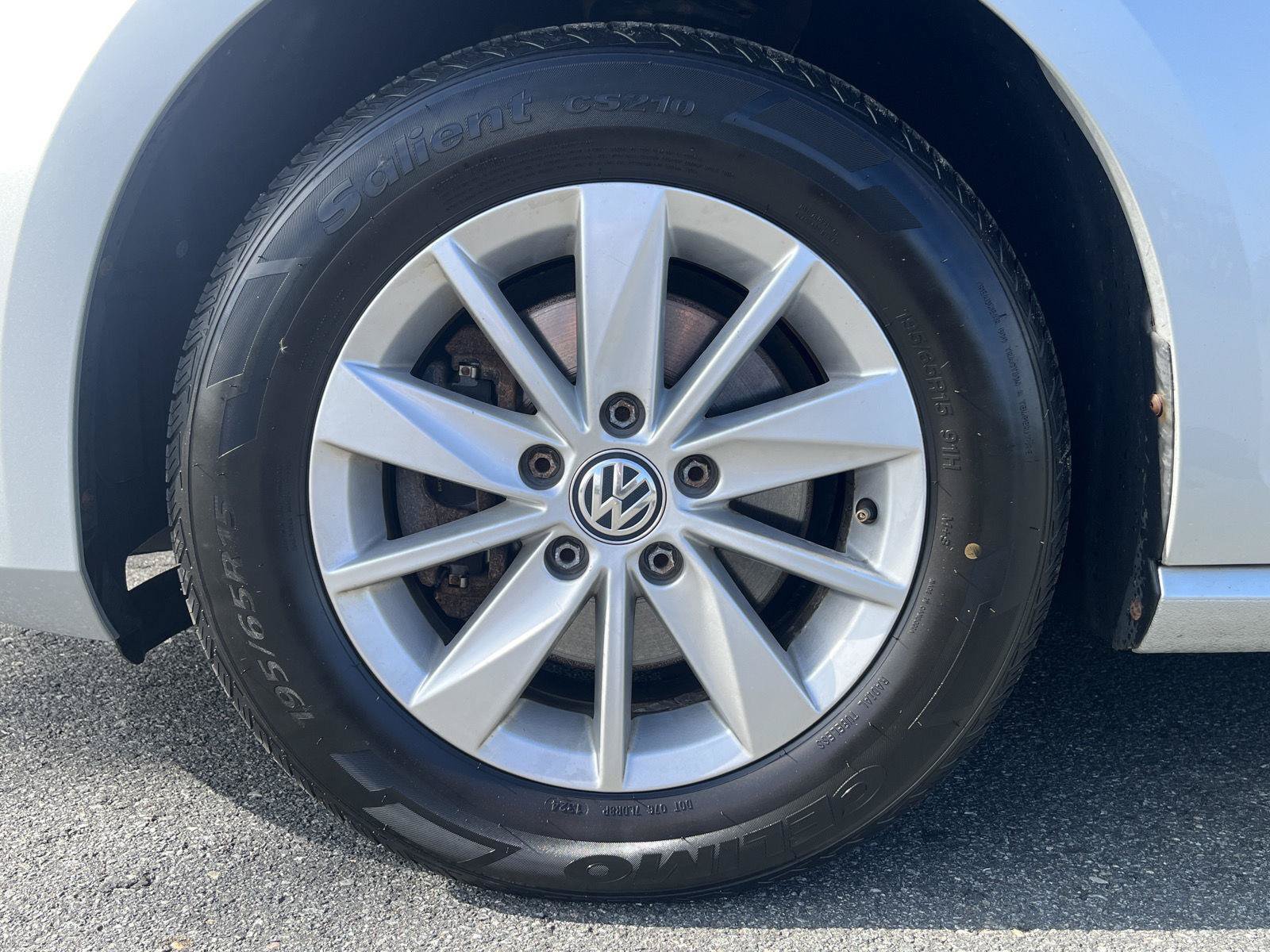 Used 2016 Volkswagen Golf S FWD image 33