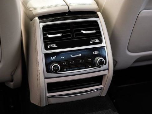 Used 2020 BMW 740i w/ Premium Package RWD image 45