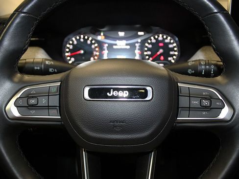 Certified 2022 Jeep Compass Latitude w/ Sun and Sound Group AWD/4WD image 12