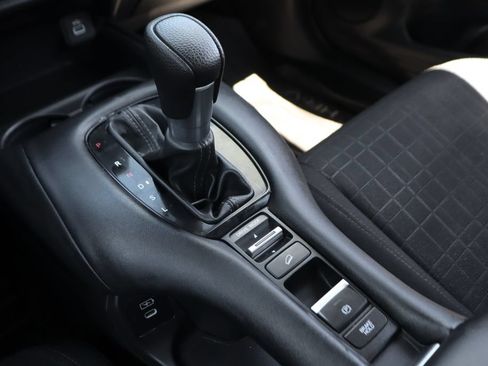 Used 2024 Honda HR-V LX image 29