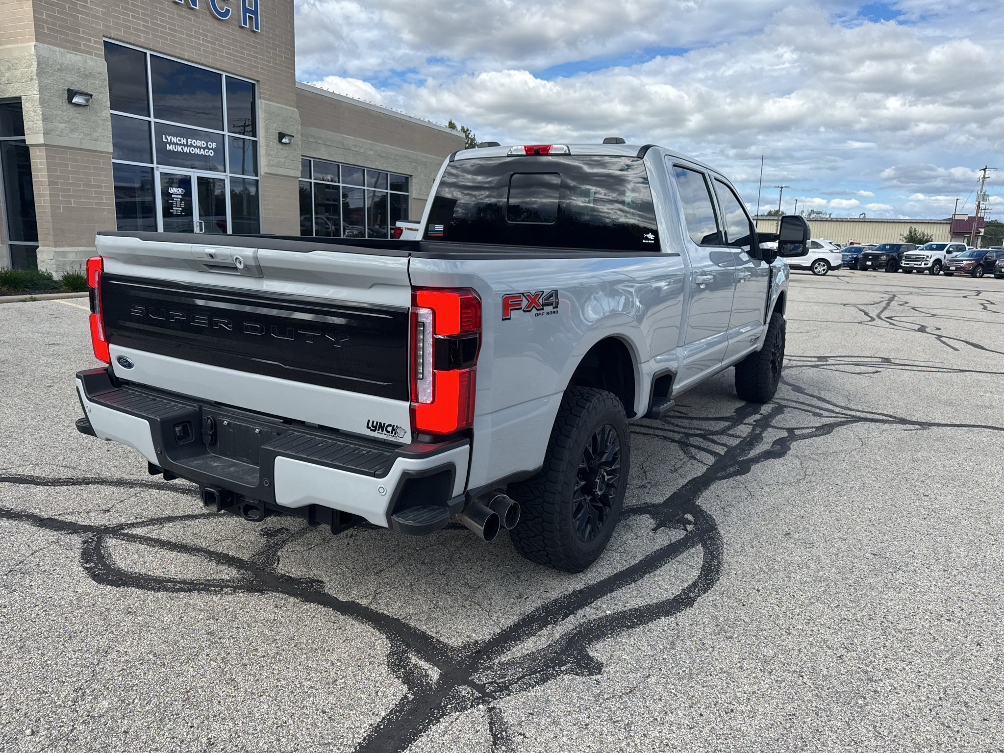 Used 2026 Ford F350 Platinum AWD/4WD image 5