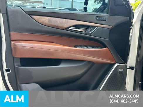 Used 2020 Cadillac Escalade ESV Luxury RWD image 11
