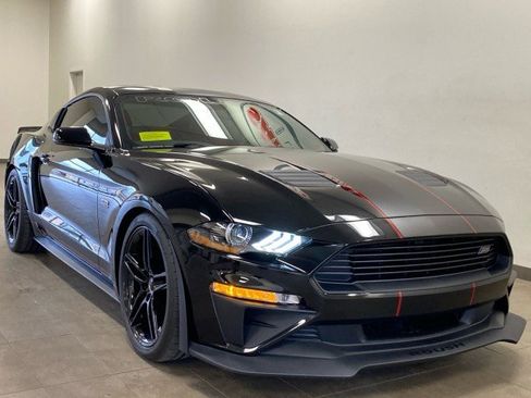 Used 2018 Ford Mustang GT Premium w/ Equipment Group 401A RWD image 2