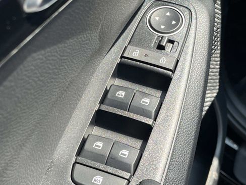 New 2026 Kia Seltos S FWD image 23
