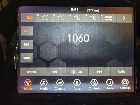 Used 2020 Jeep Cherokee Limited image 25