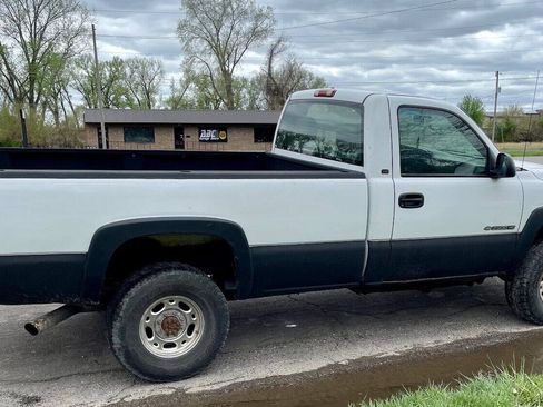 Used 2002 Chevrolet Silverado 2500 4x4 Regular Cab image 8