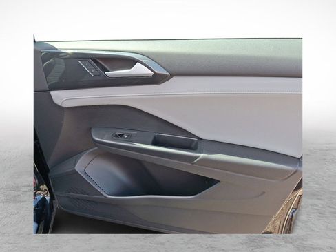 Used 2022 Volkswagen Taos SEL image 10