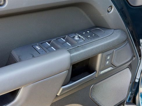 New 2026 Land Rover Defender 110 OCTA image 21