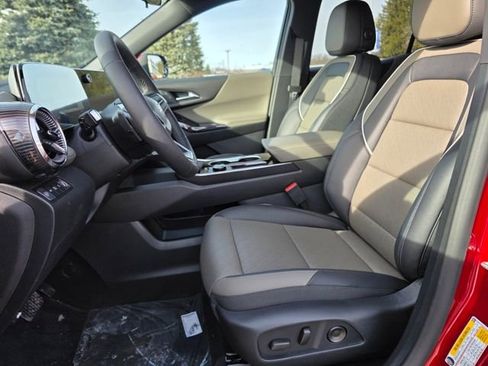New 2026 Chevrolet Equinox LT w/ Convenience Package II image 9