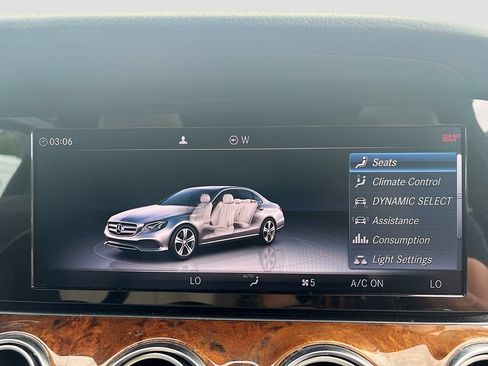 Used 2017 Mercedes-Benz E 300 4MATIC image 27