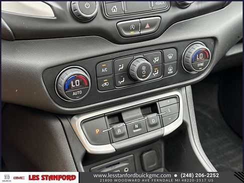 Used 2024 GMC Terrain SLT w/ LPO, Floor Liner Package AWD/4WD image 32