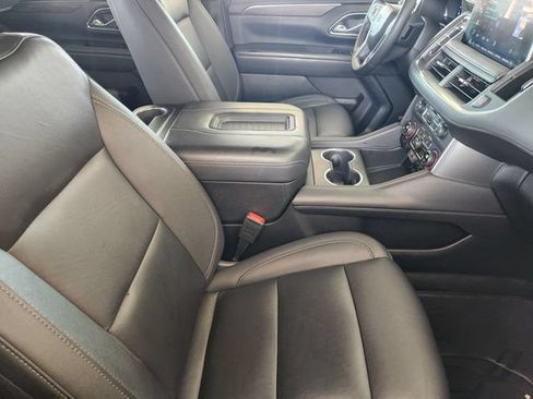 Used 2024 Chevrolet Tahoe Z71 w/ Luxury Package AWD/4WD image 19